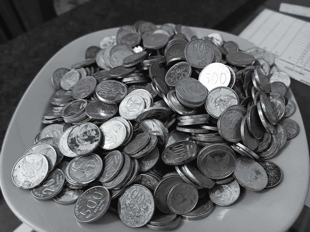 40 monedas de cinco centavos